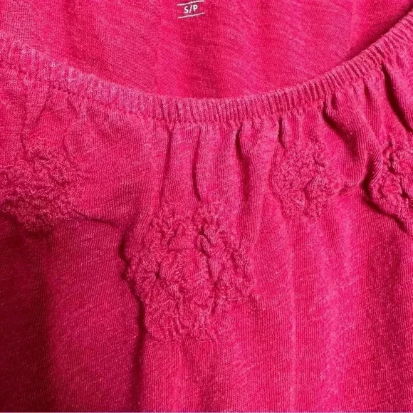 Joe Fresh T-Shirt Elastic Boat Neck Flowers Reddish Pink Size  Small - Picture 6 of 16